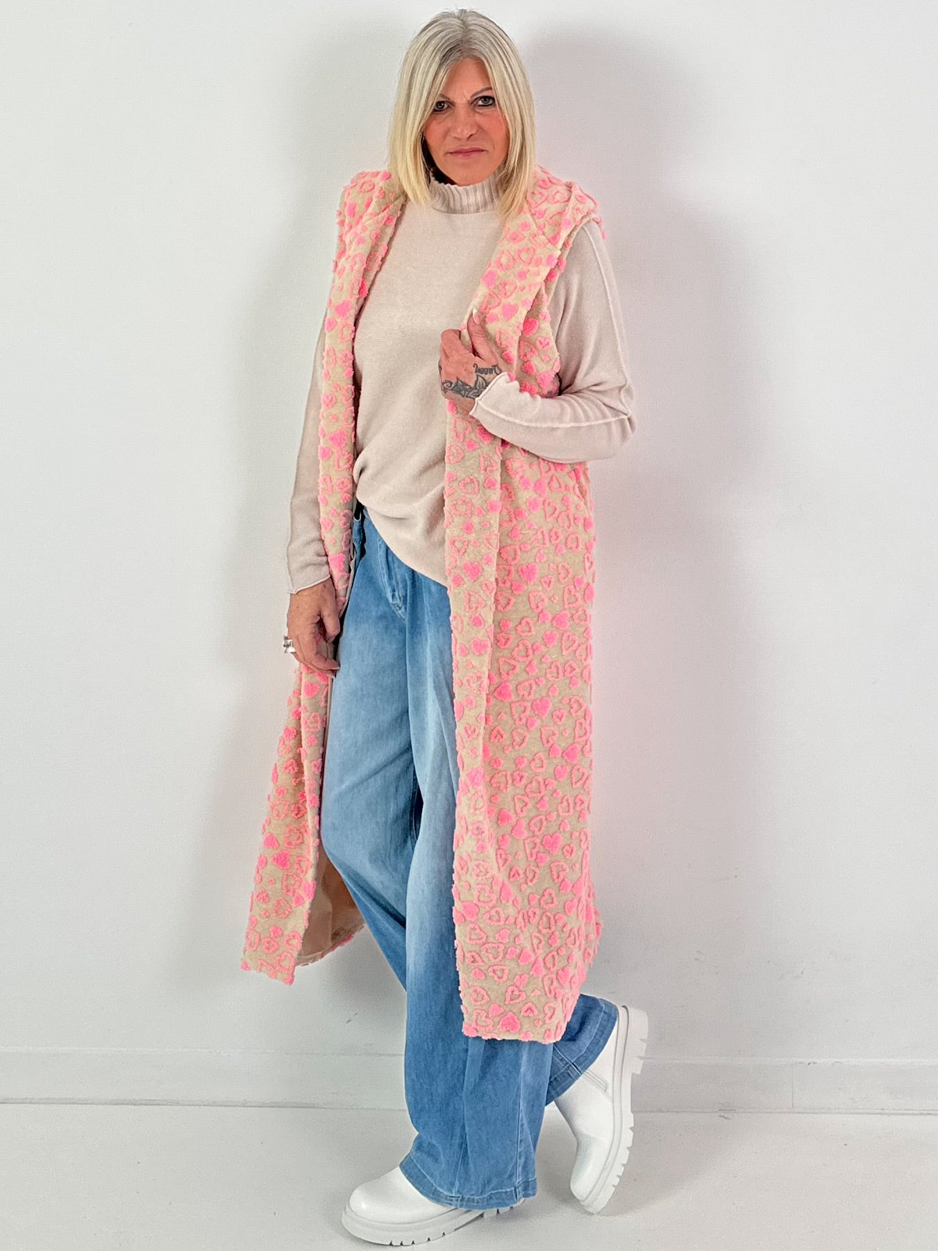 Longweste Modell "Heartly Hug" - beige