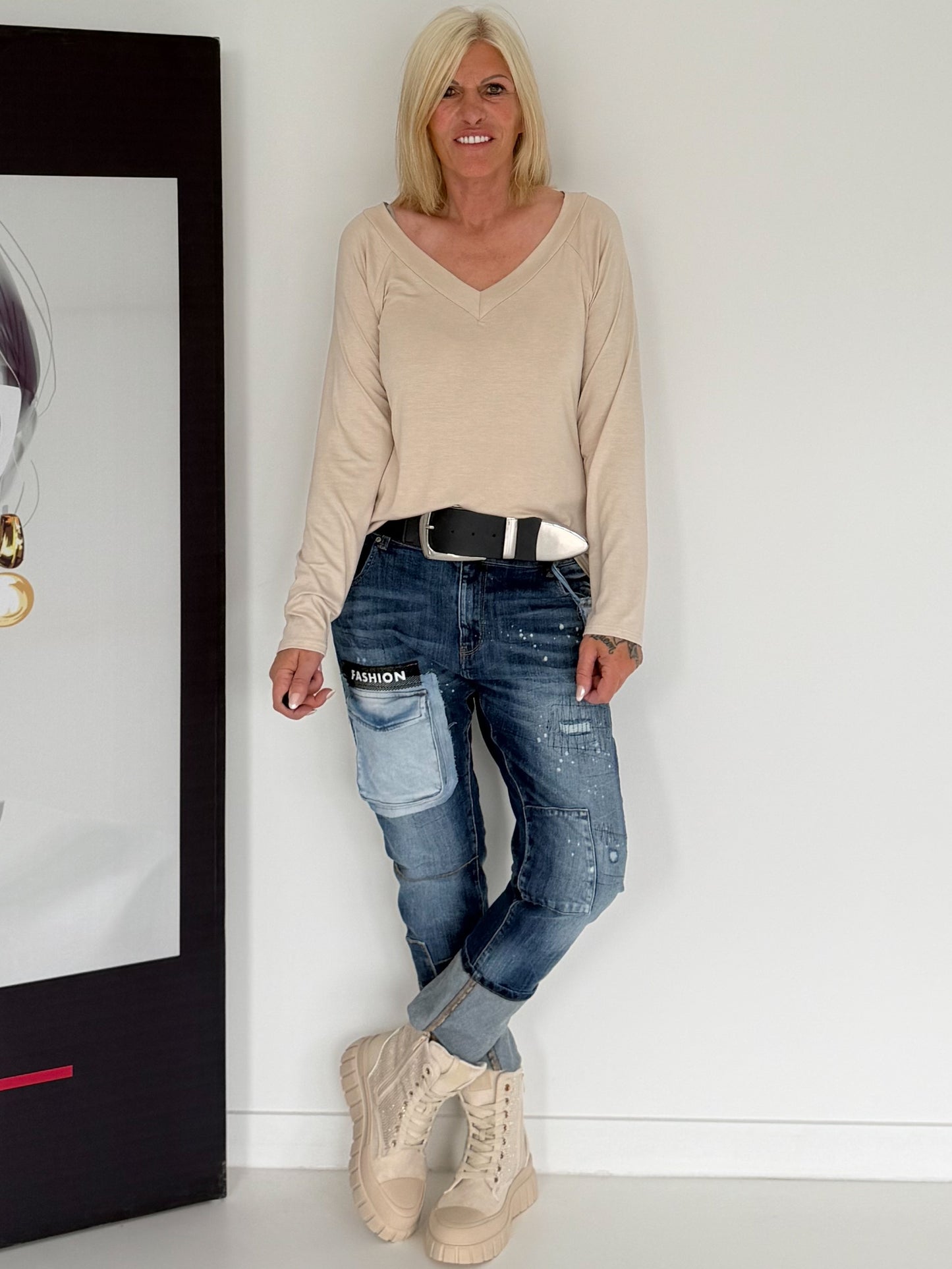 Basic Shirt mit V-Ausschnitt - beige