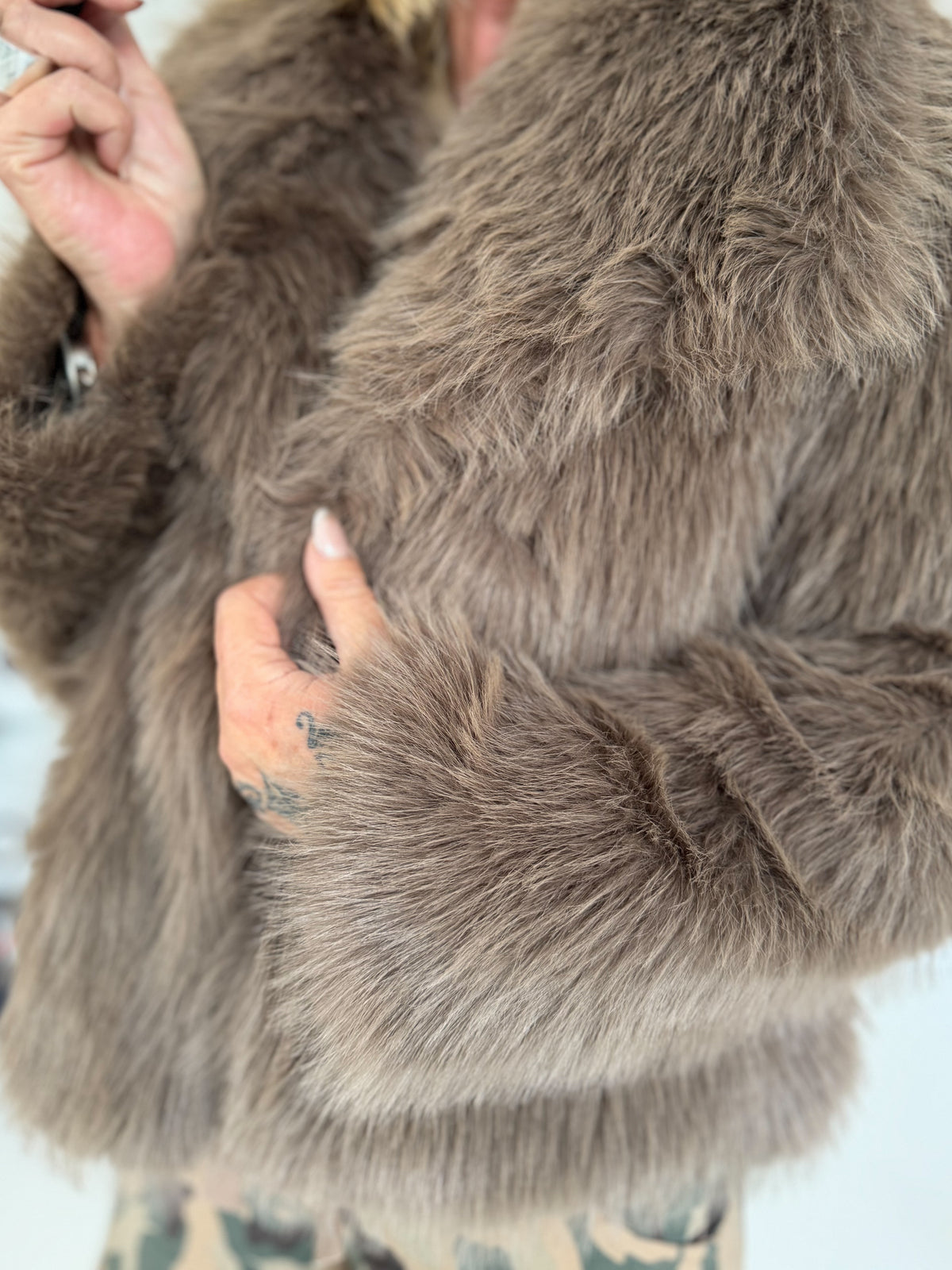 Faux fur jacket - taupe