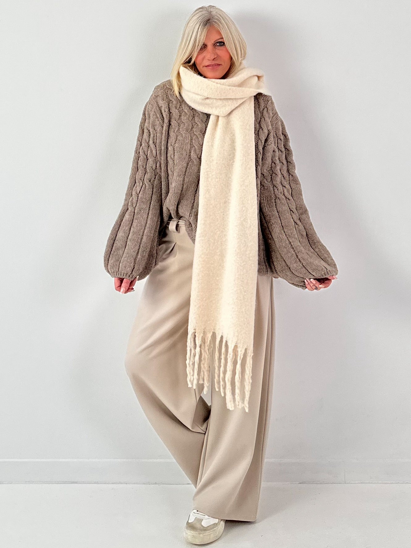 Sjaal met franjes model "Fleur de Charme" - ecru