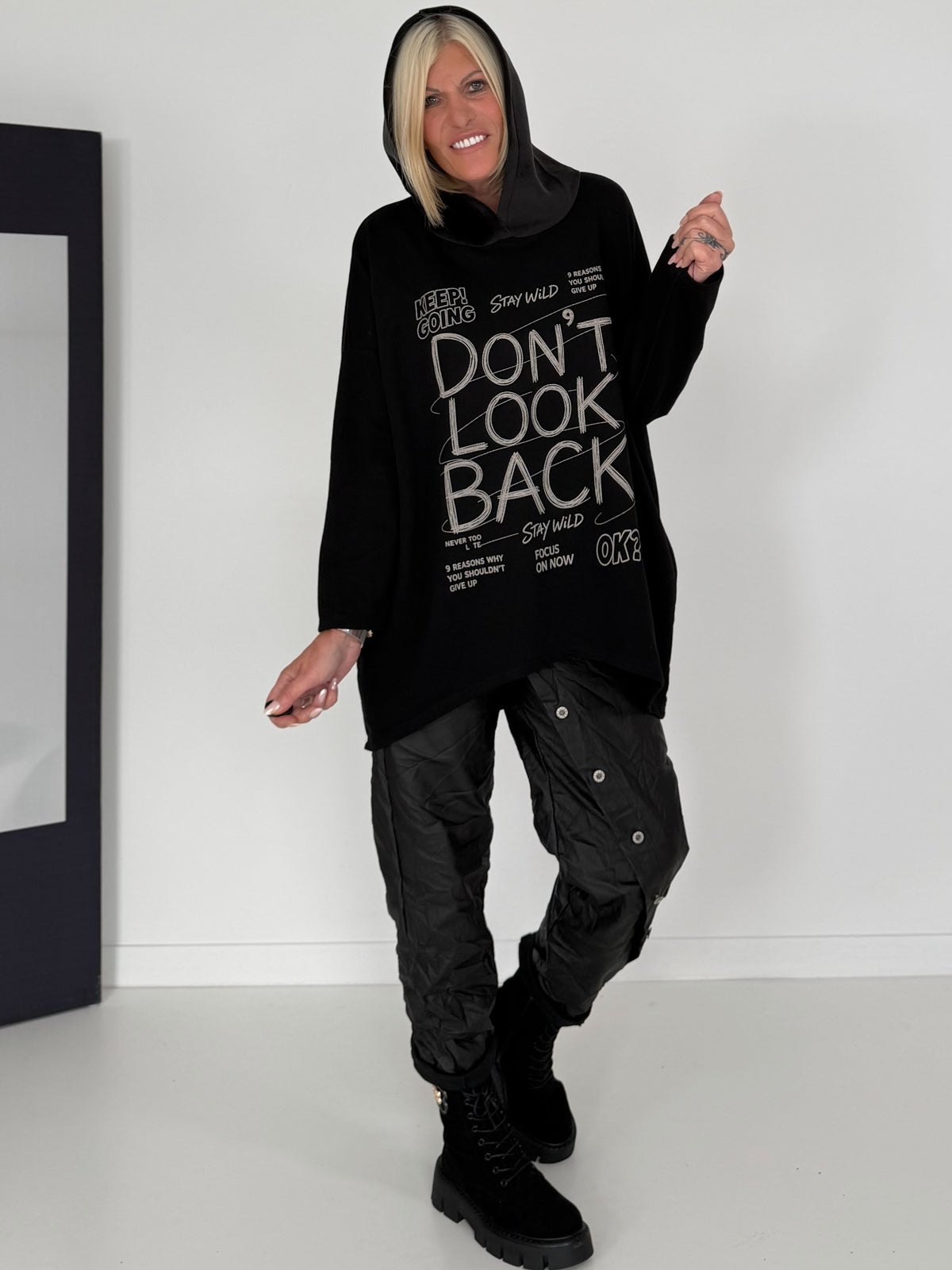 Hoodie mit Statement-Prints - schwarz
