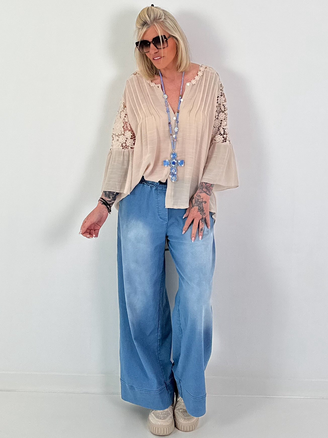 Bluse mit floralen Häkeleinsätzen - beige