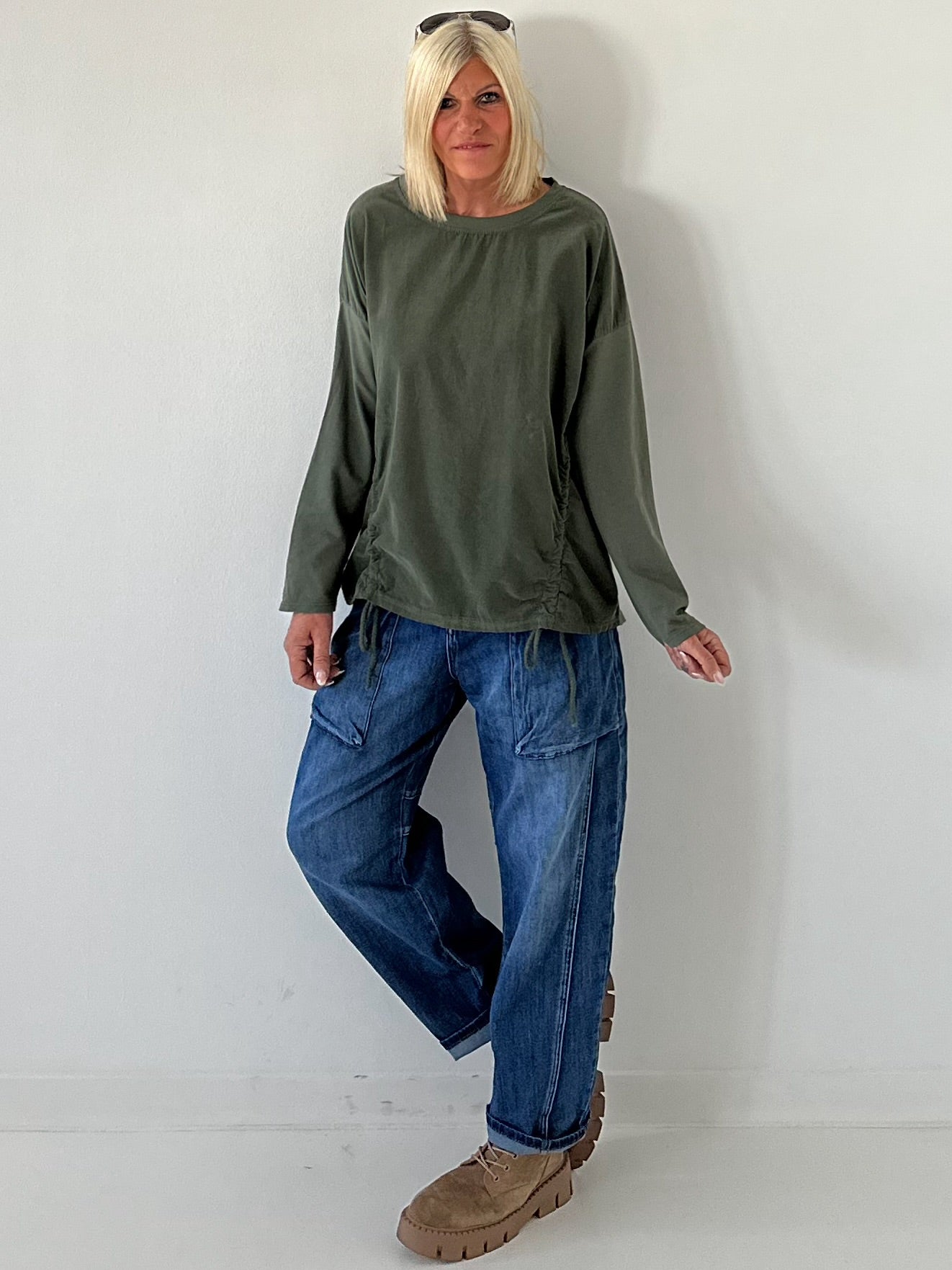 Feinkord Shirt mit Sweati Armen und Rücken - oliv