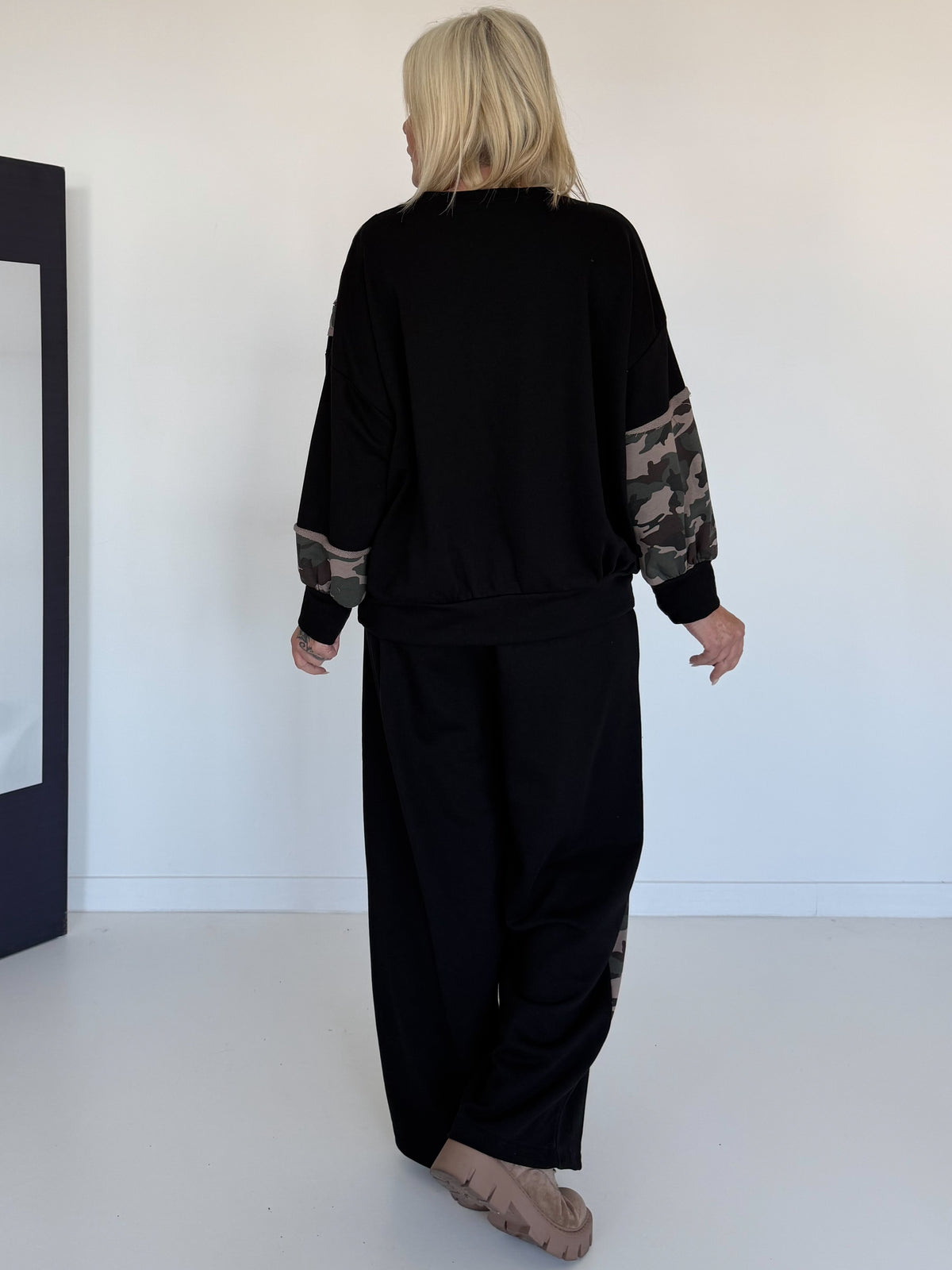 Zweiteiler mit Camouflage-Muster - schwarz-mehrfarbig