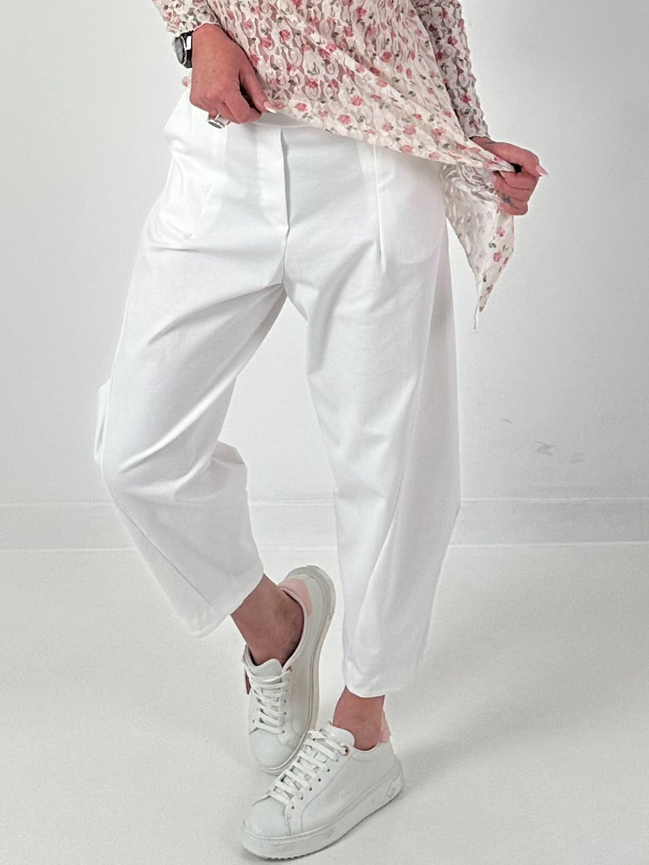 Ballonhose mit asymmetrischer Naht - weiss