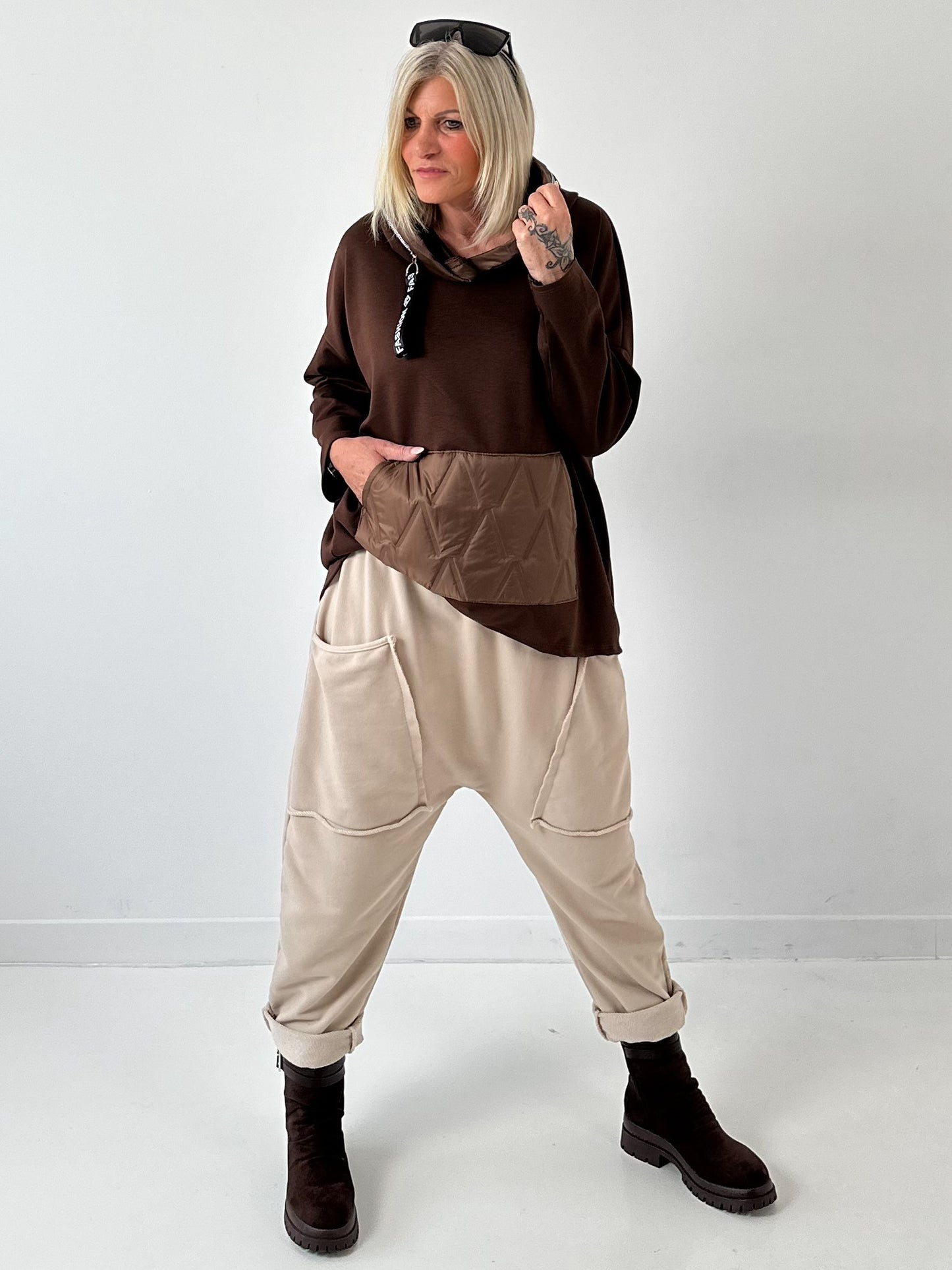 Sweatshirt model "Metro Chic" - chocolate