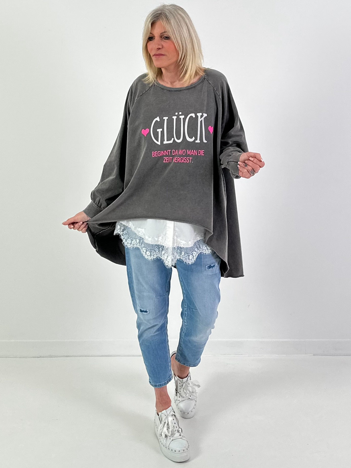 Oversized stonewashed Sweatshirt Modell "Glück..." - used black