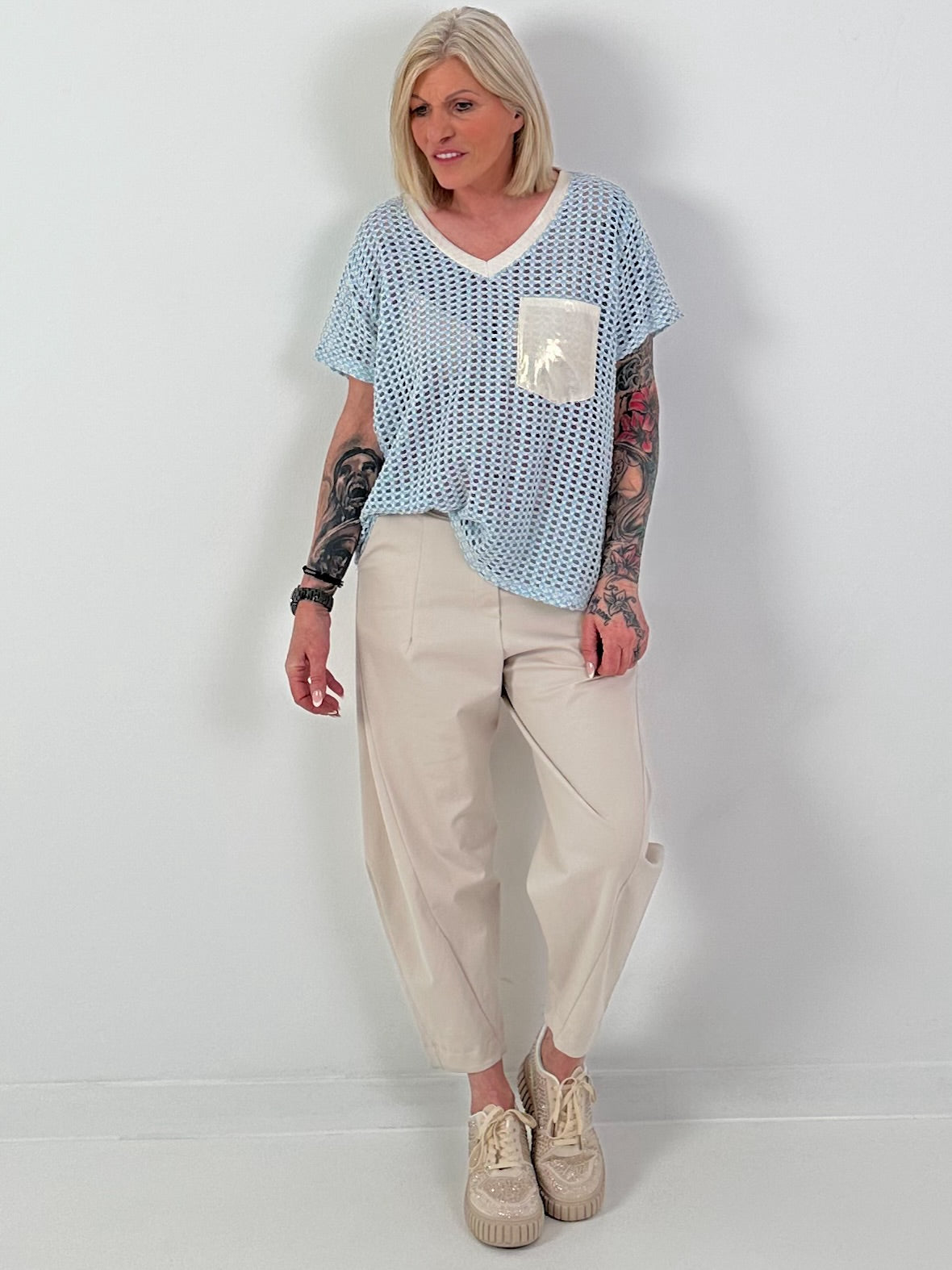 Häkelshirt mit V-Ausschnitt - hellblau