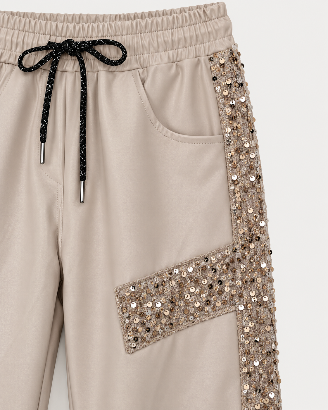 Lässige Hose in Lederoptik mit Pailletten-Applikationen - beige