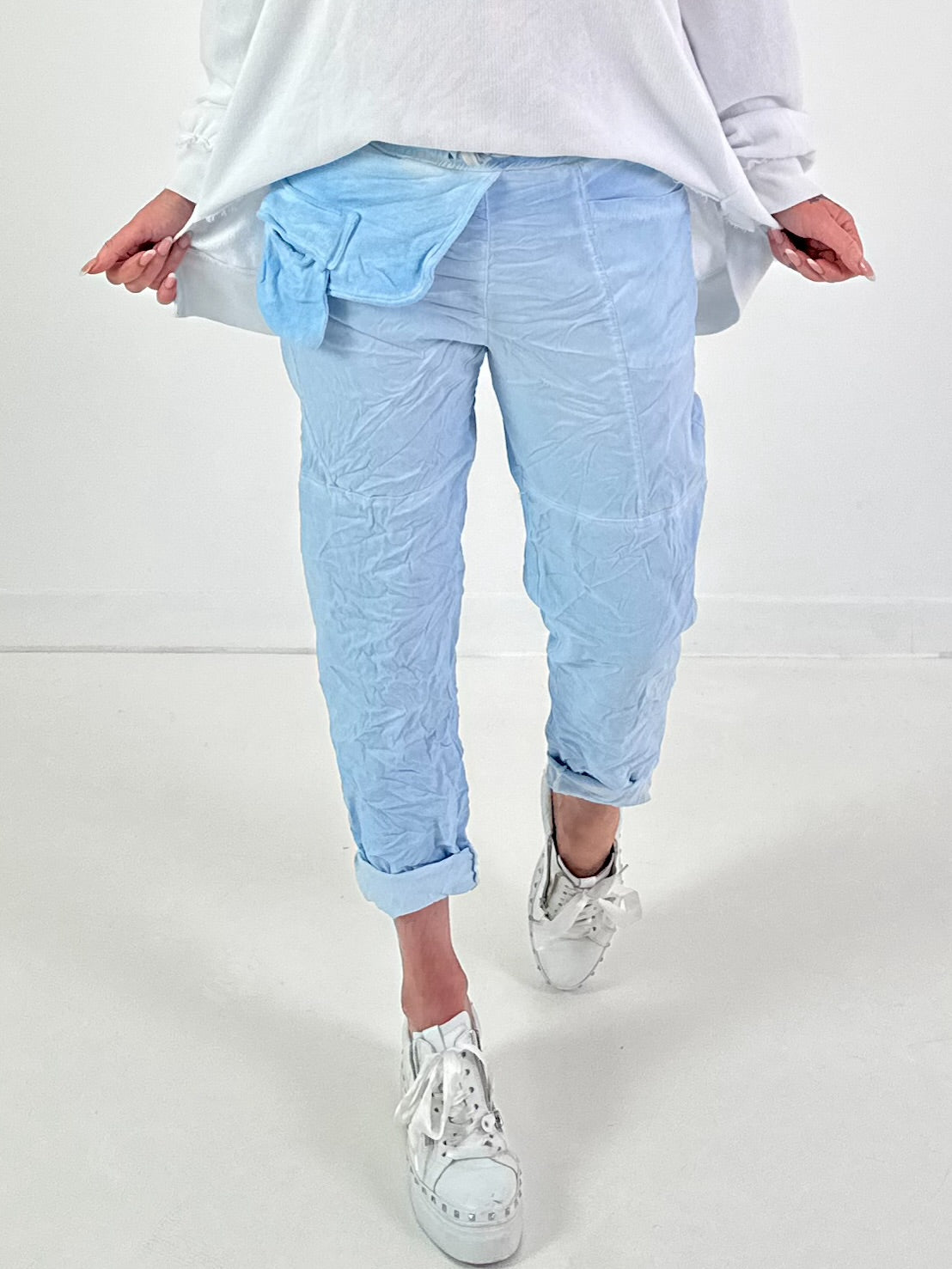 Hose Modell "Sleek Comfort" - hellblau