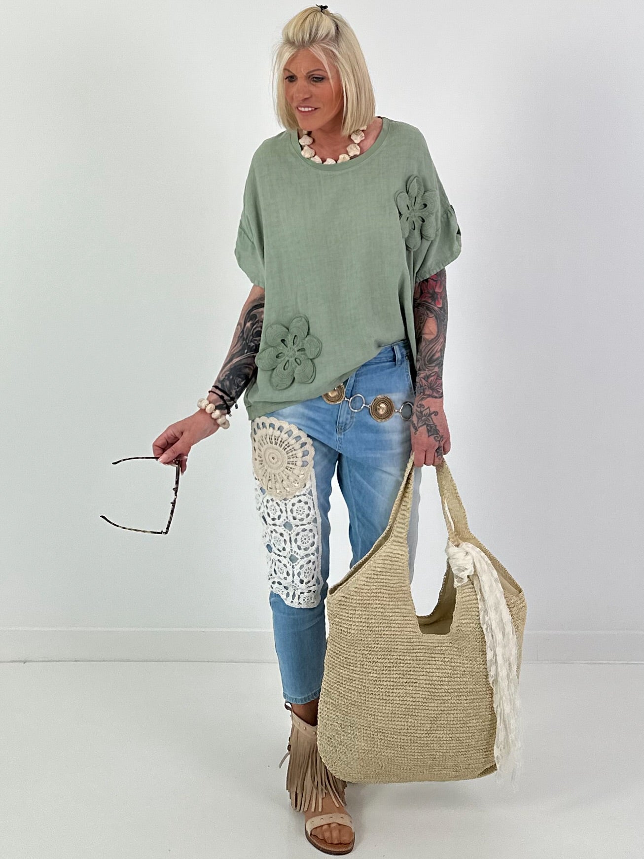 Linen shirt with appliqué crochet flowers - khaki