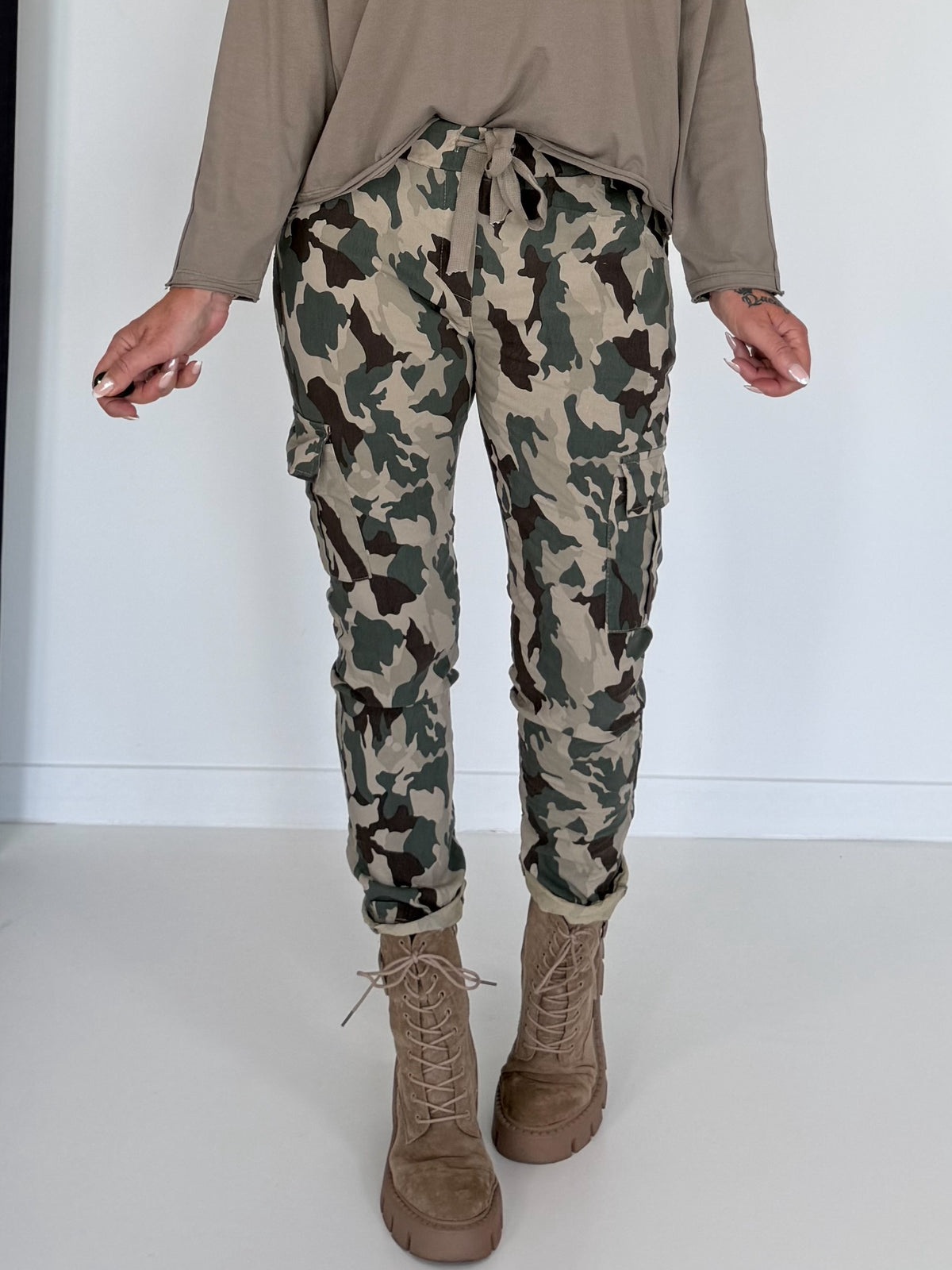 Cargo trousers with camouflage print -beige-olive-multicoloured
