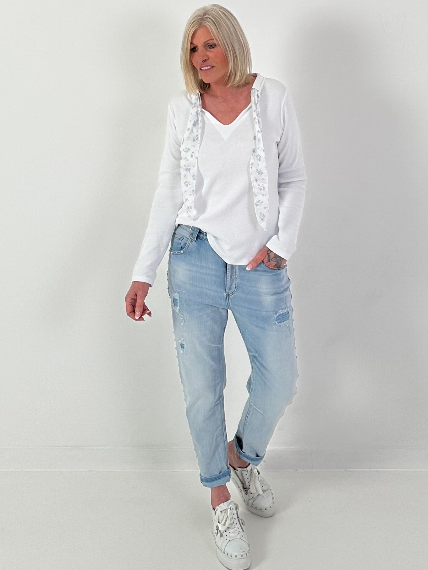 Ripp-Shirt mit floralen Bändern - weiss