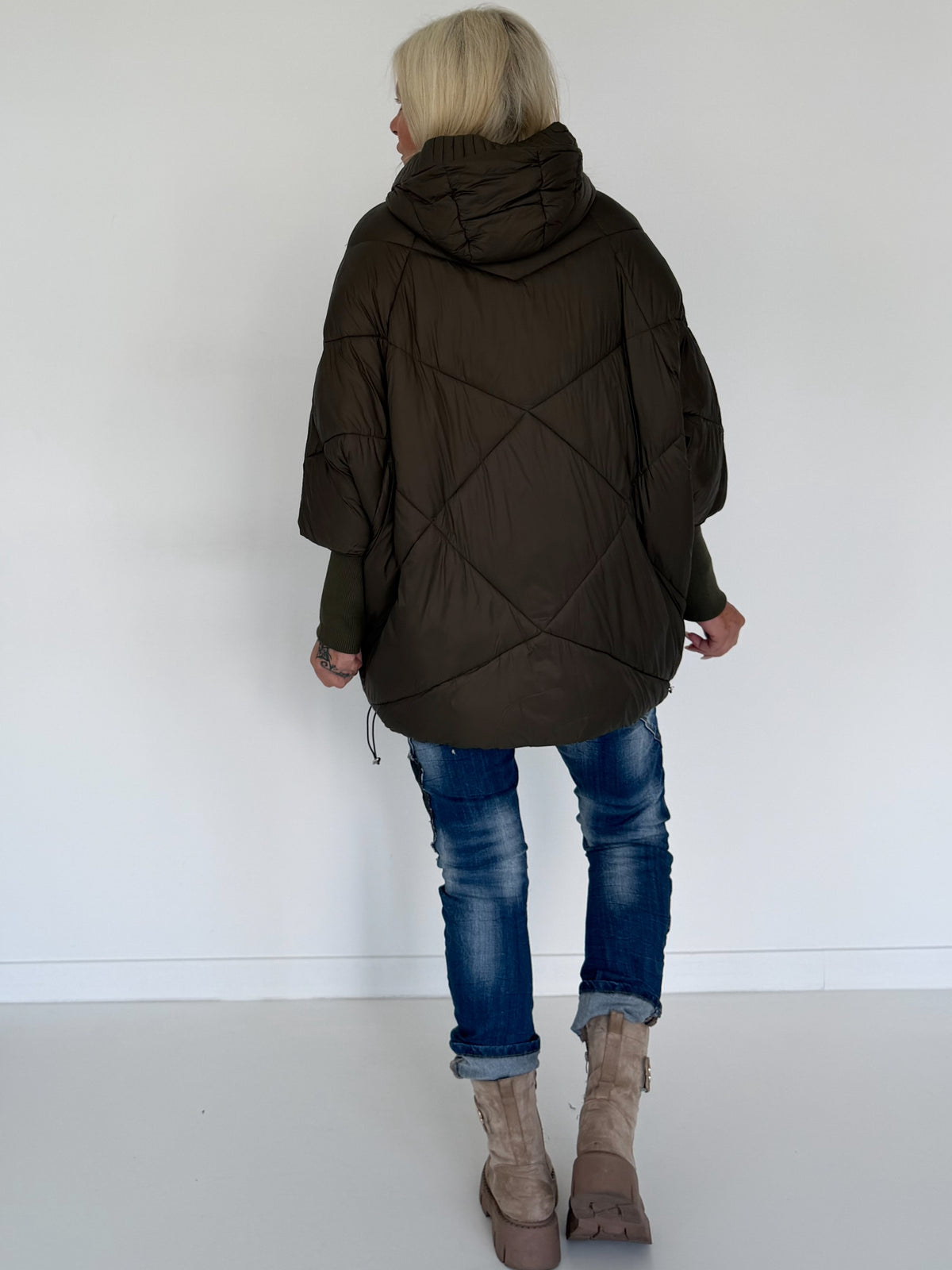 Oversized gewatteerd jack met polswarmers en capuchon - olijf