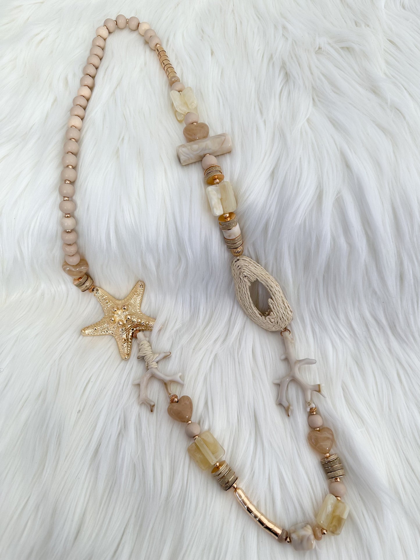 Beaded Necklace with Starfish - beige-multicolored