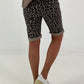 Kurze Hose im Leo Look- taupe