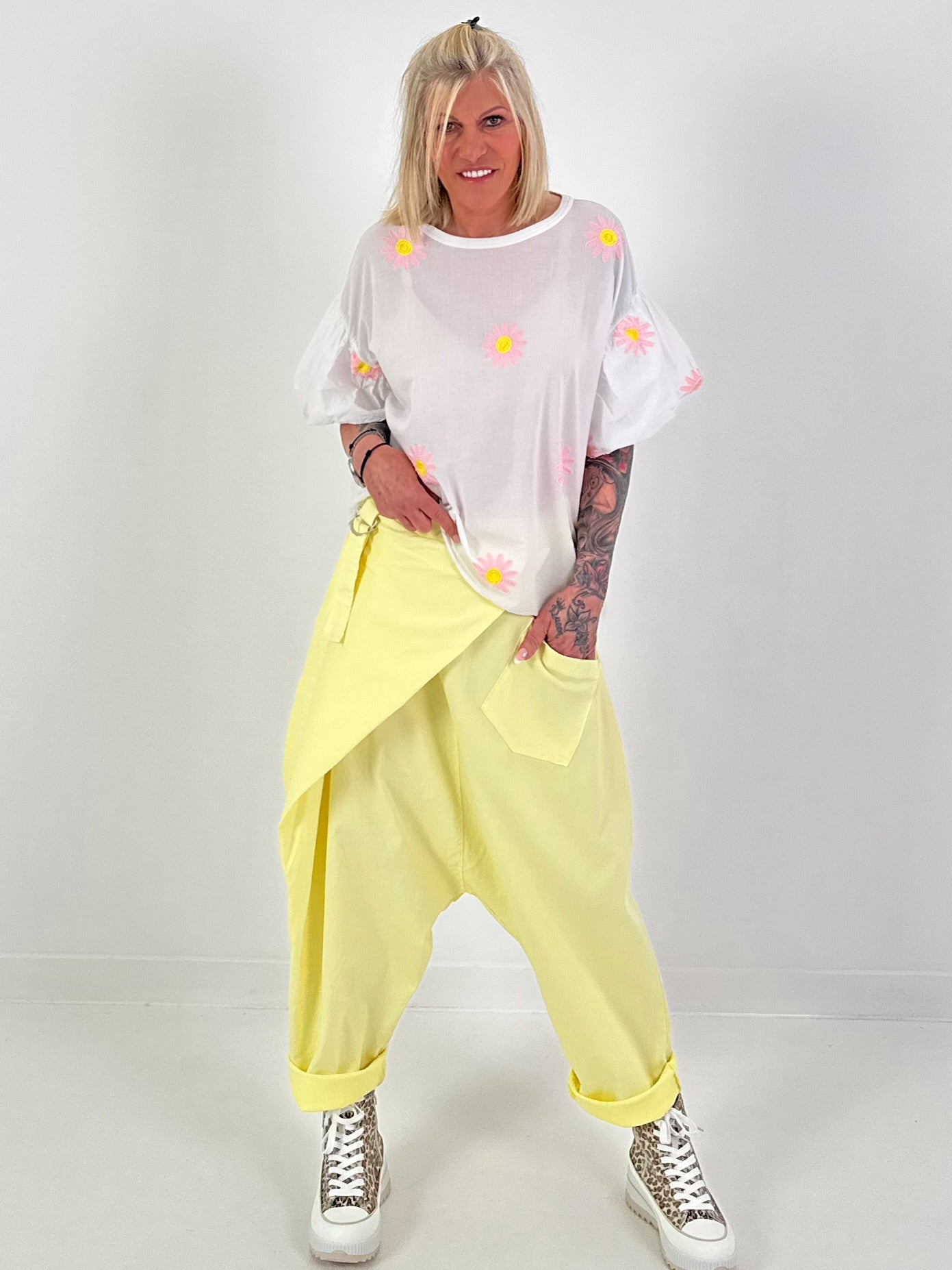 Blouse shirt with "puff sleeves" - white