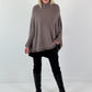 Oversized trui model "Relaxed Chic" - taupe