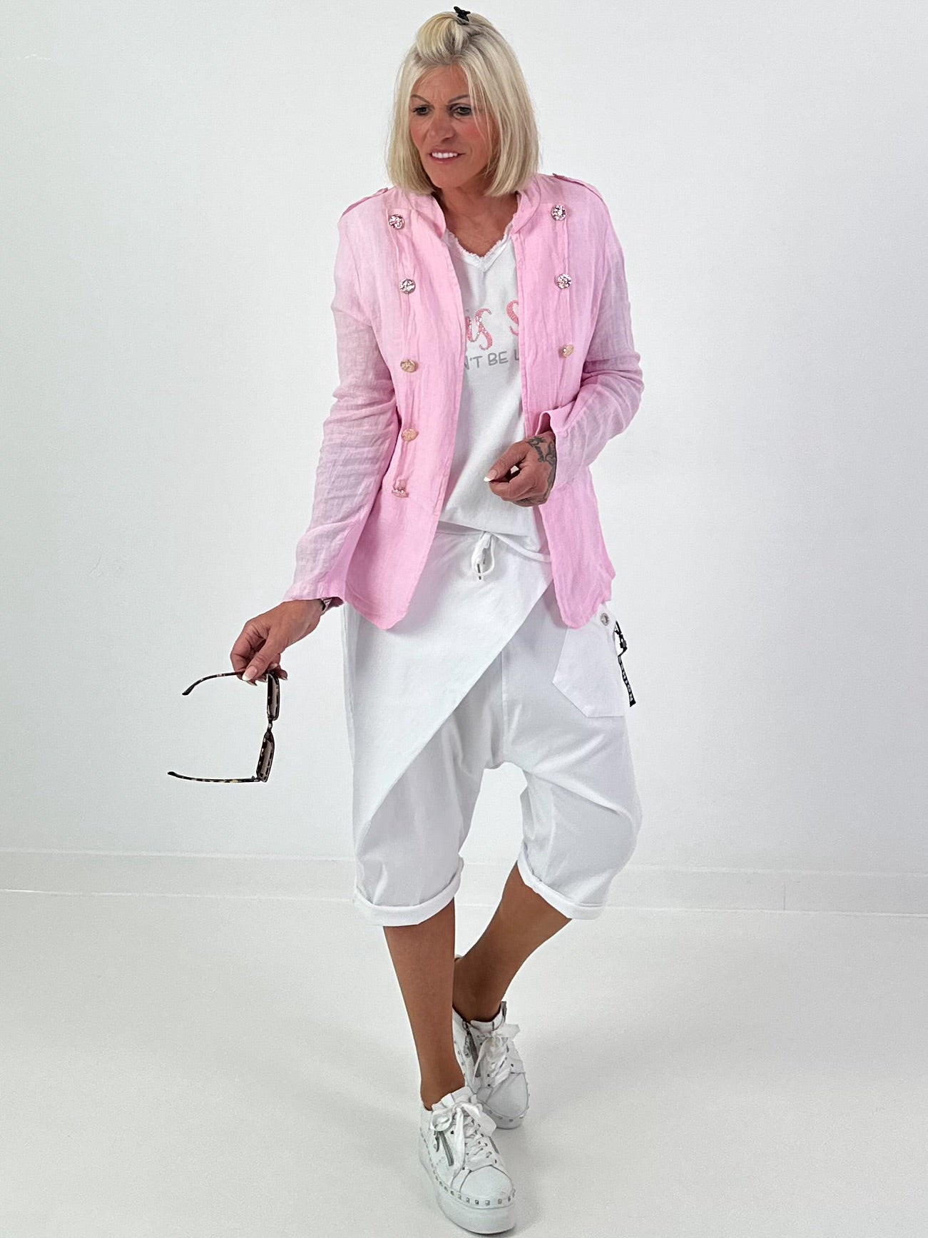 Linen blazer with decorative buttons and ribbed details - pink