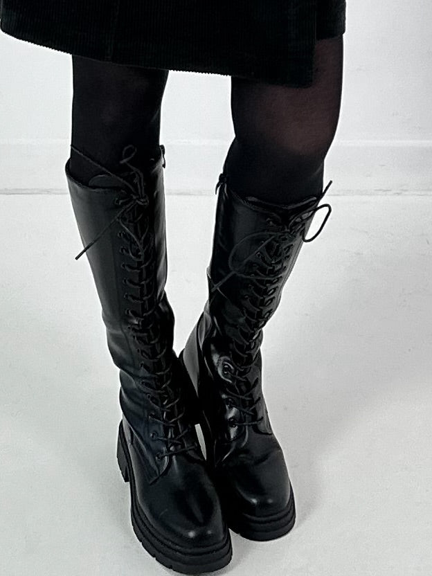 Boots model "Lacoria" - black