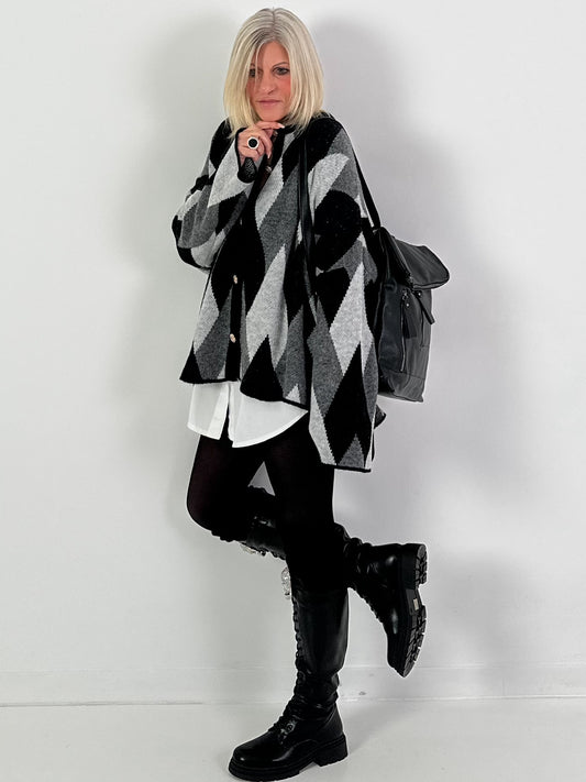 Oversized Strickjacke Modell "Vintage Vibes" - schwarz-grau
