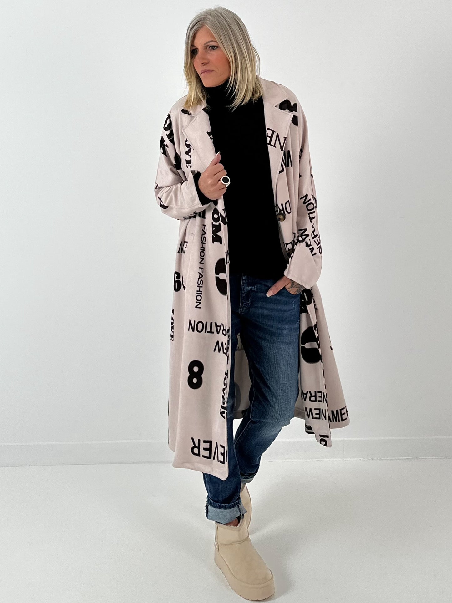 Suède look jas model "Sandstone Coat" - beige-mokka