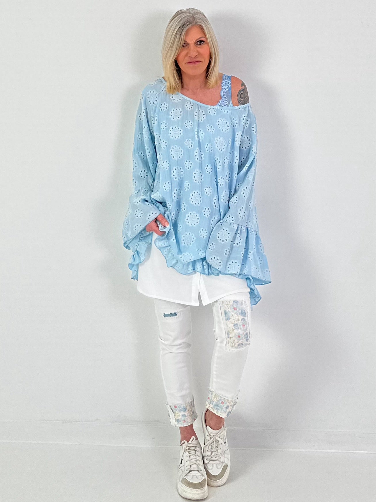 Tuniek/jurk met ajourborduurwerk - lichtblauw