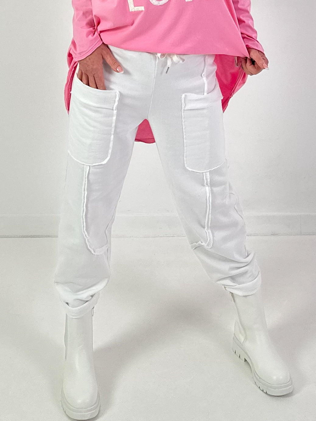 Hose Modell "Urban Pocket Flair" - weiss