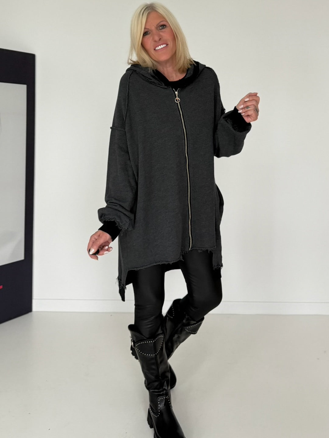 Oversized Long-Sweatjacke im Used-Look - used-black