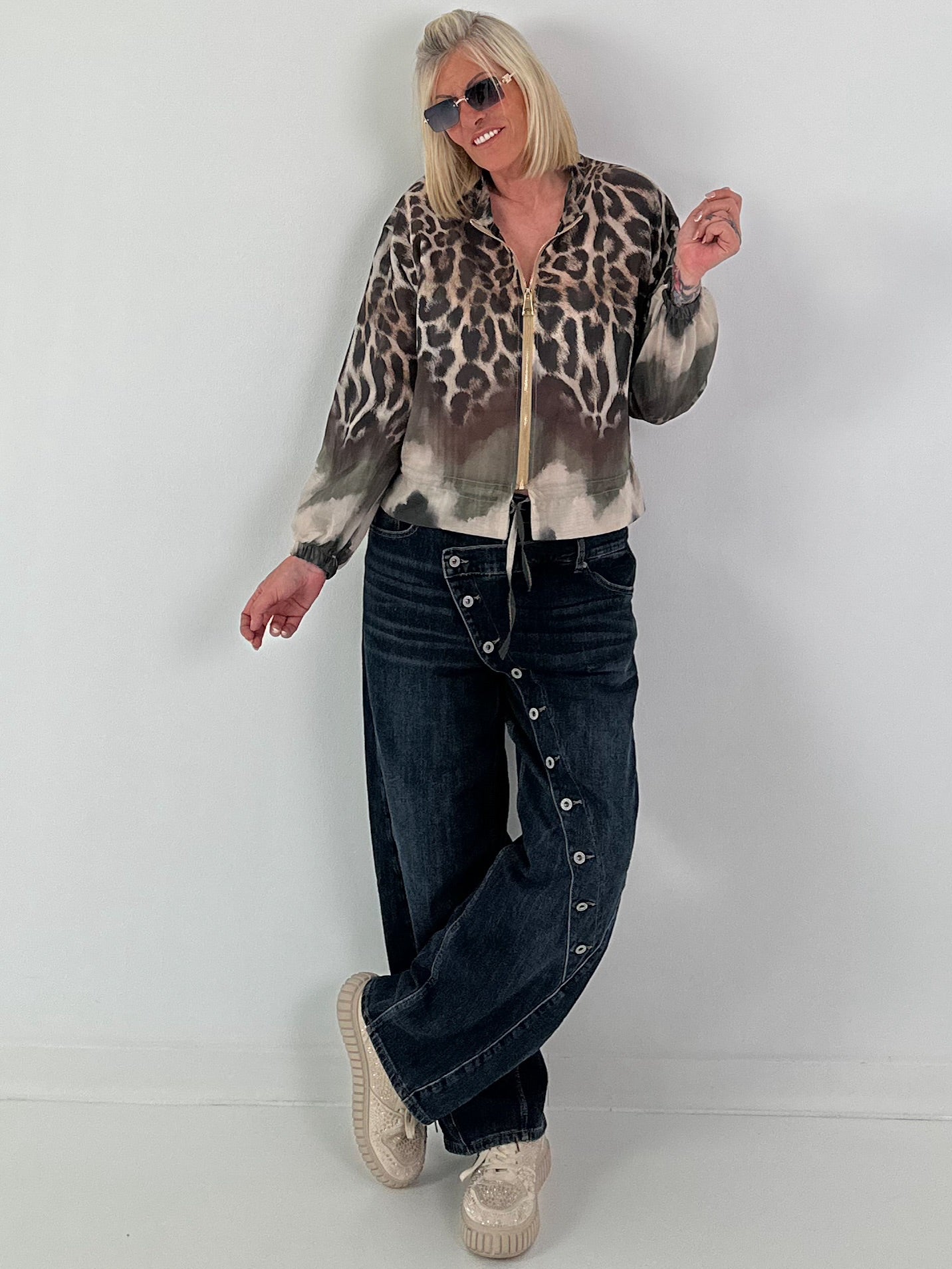 Blusenjacke mit Print - leo-khaki