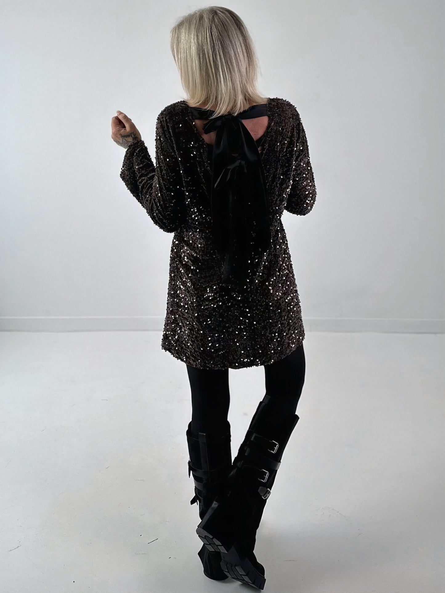 Glam Edition mini dress model "Timeless Glow" - mocha