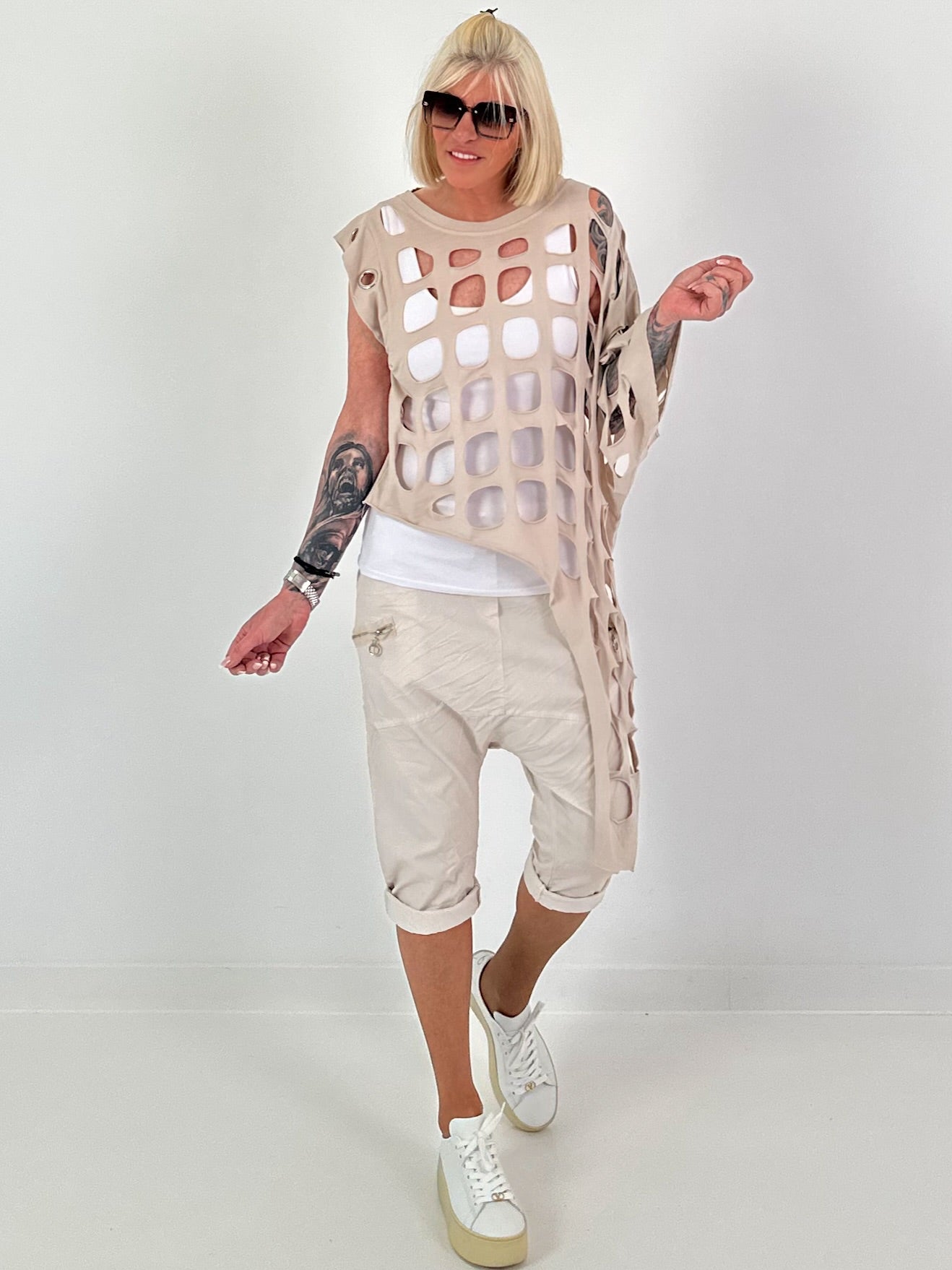 Shirt mit All-Over Cut-Outs und Ösen - beige ( lieferbar ab 11.05.26)