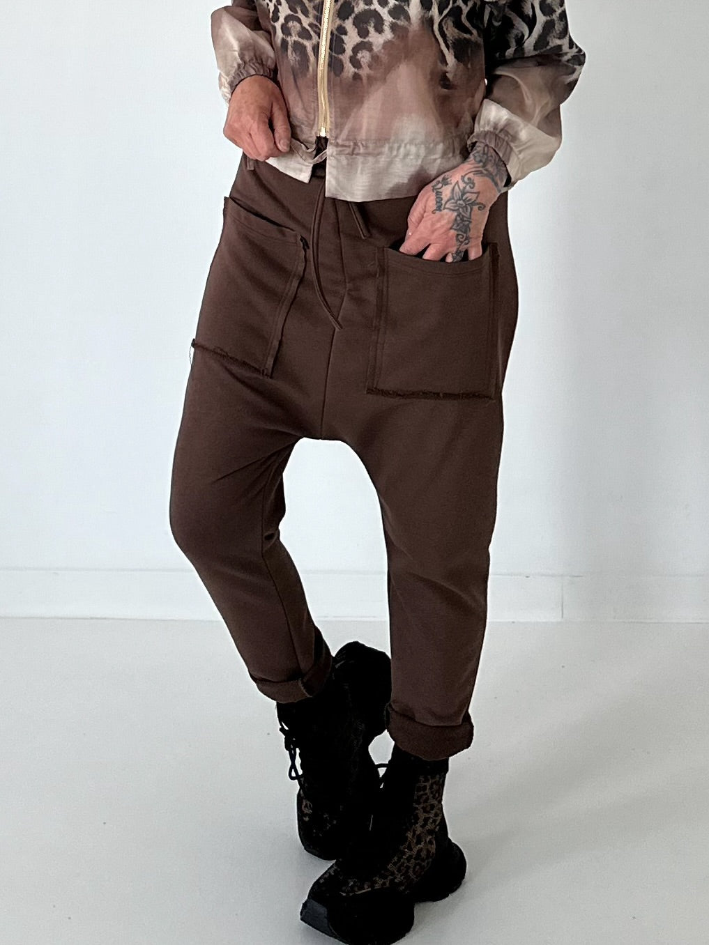 Baggy sweatshirt with patch pockets - mocha