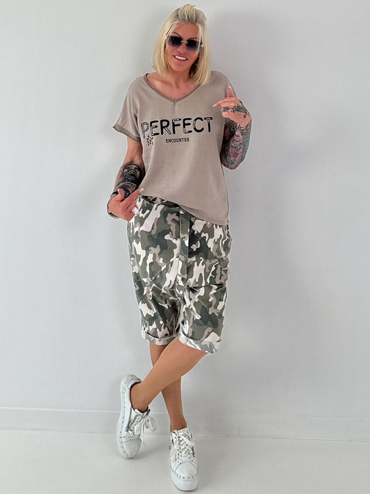 T-Shirt in edlem Materialmix - taupe