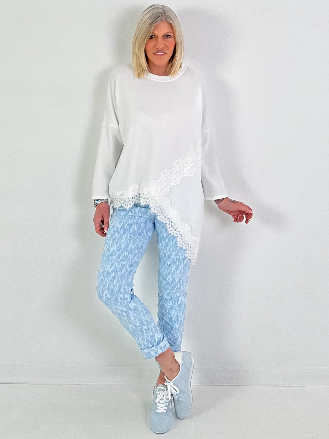 Trui met kanten details - wit