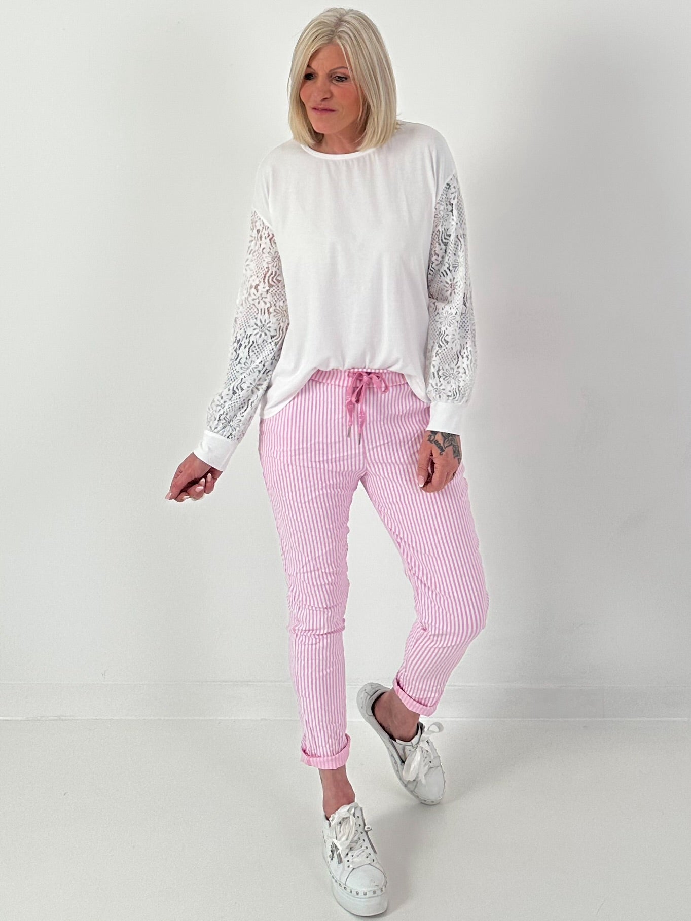 Shirt mit Spitzeneinsätzen - weiss