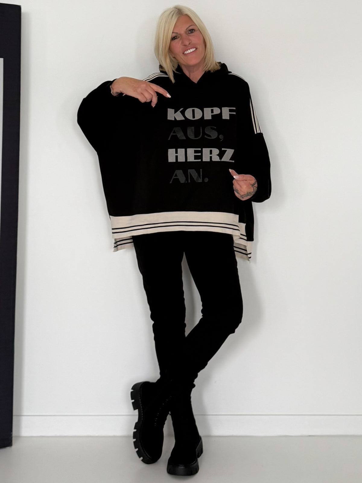 Oversized Hoodie Kopf Aus, Herz An! - schwarz