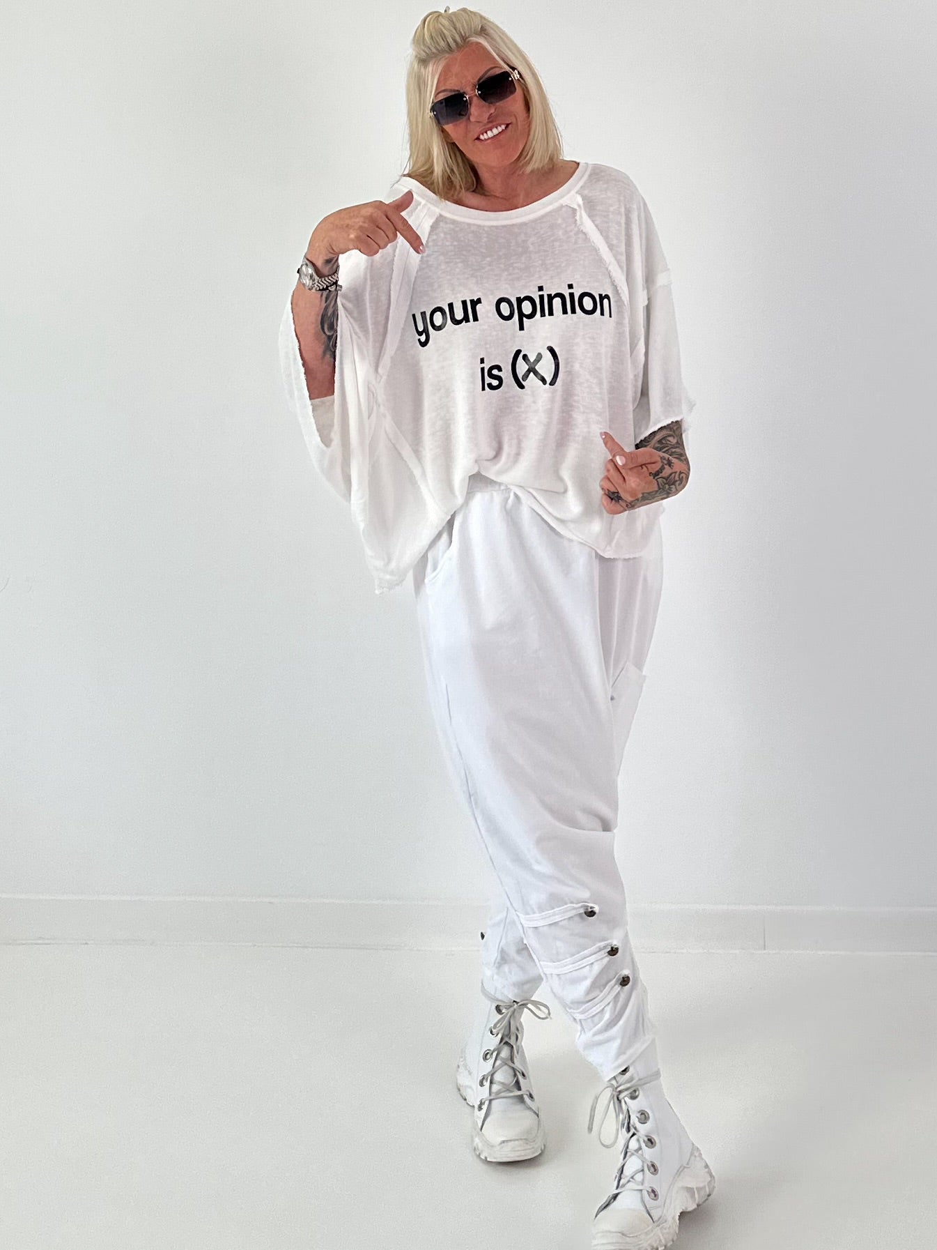 Oversized gebreid T-shirt met statementprint - wit