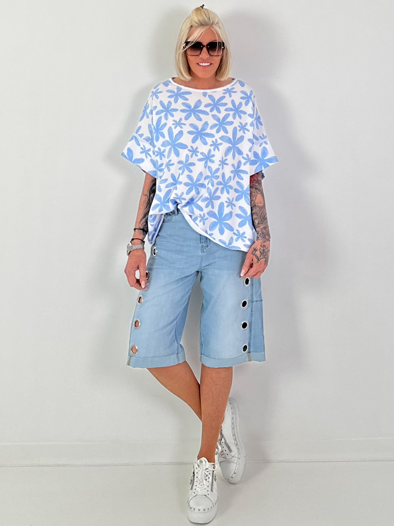 Jeansshort mit silbernen Ösen - denim