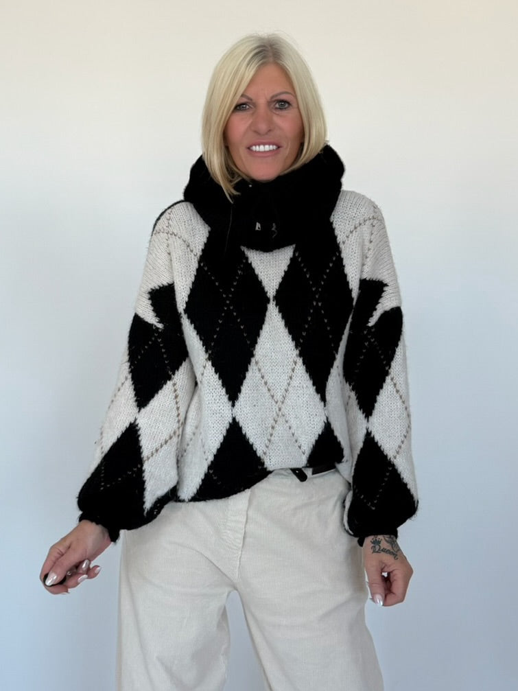Weicher Pullover im Rautenmuster - beige-schwarz
