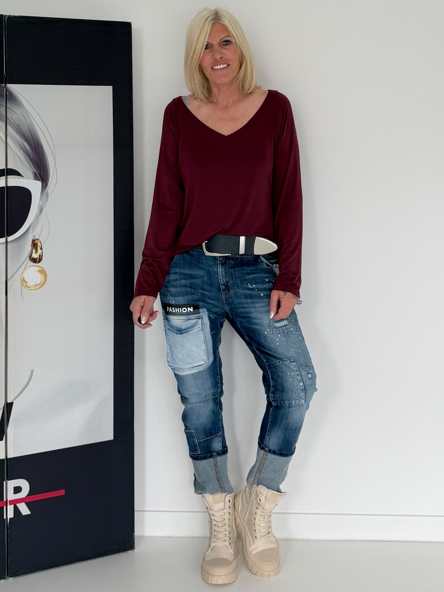 Basic Shirt mit V-Ausschnitt - bordeaux