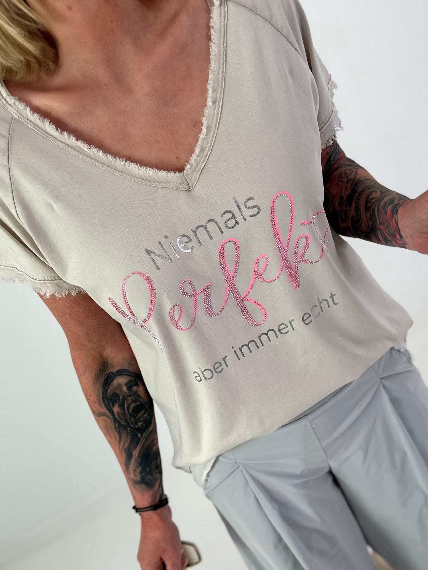 T-Shirt with statement print - beige