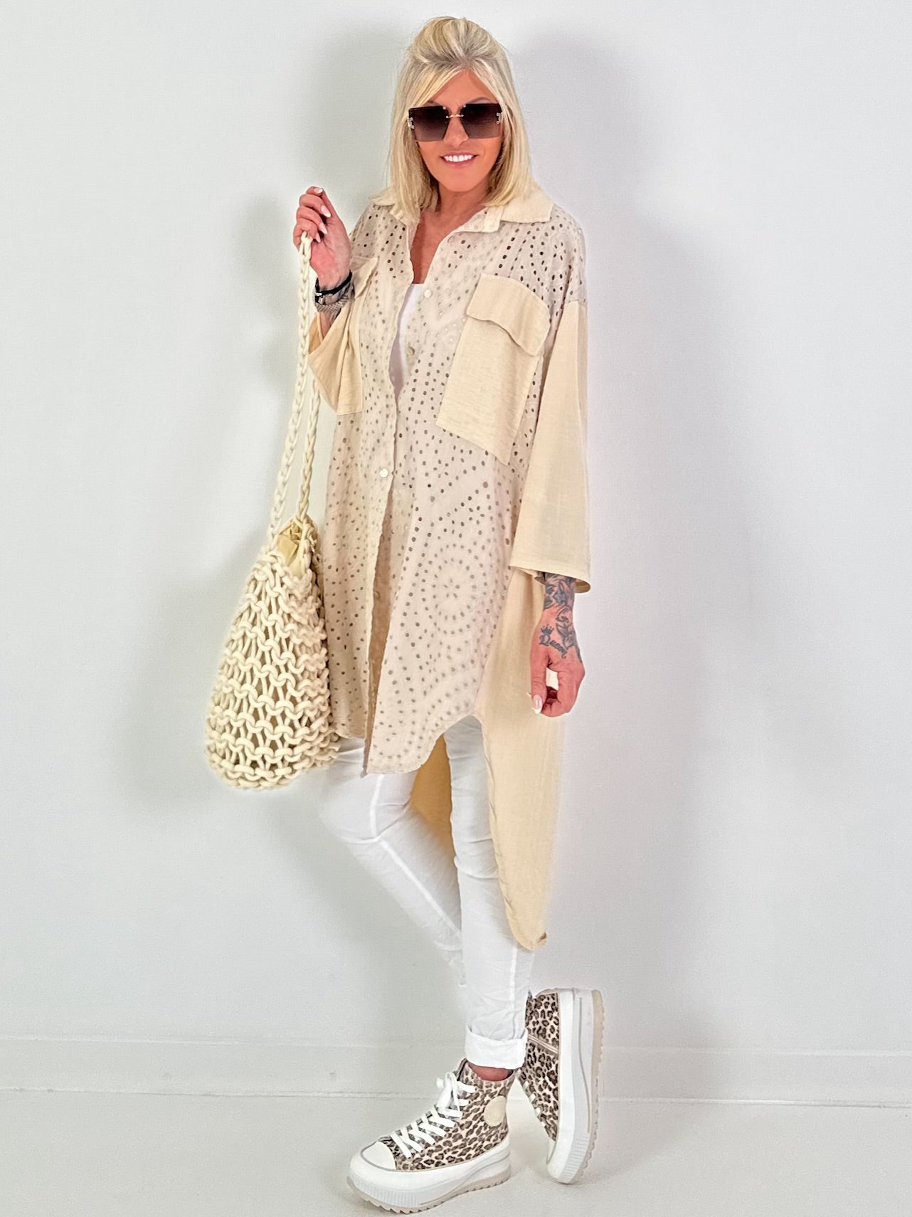 Long linen blouse with broderie anglaise - beige