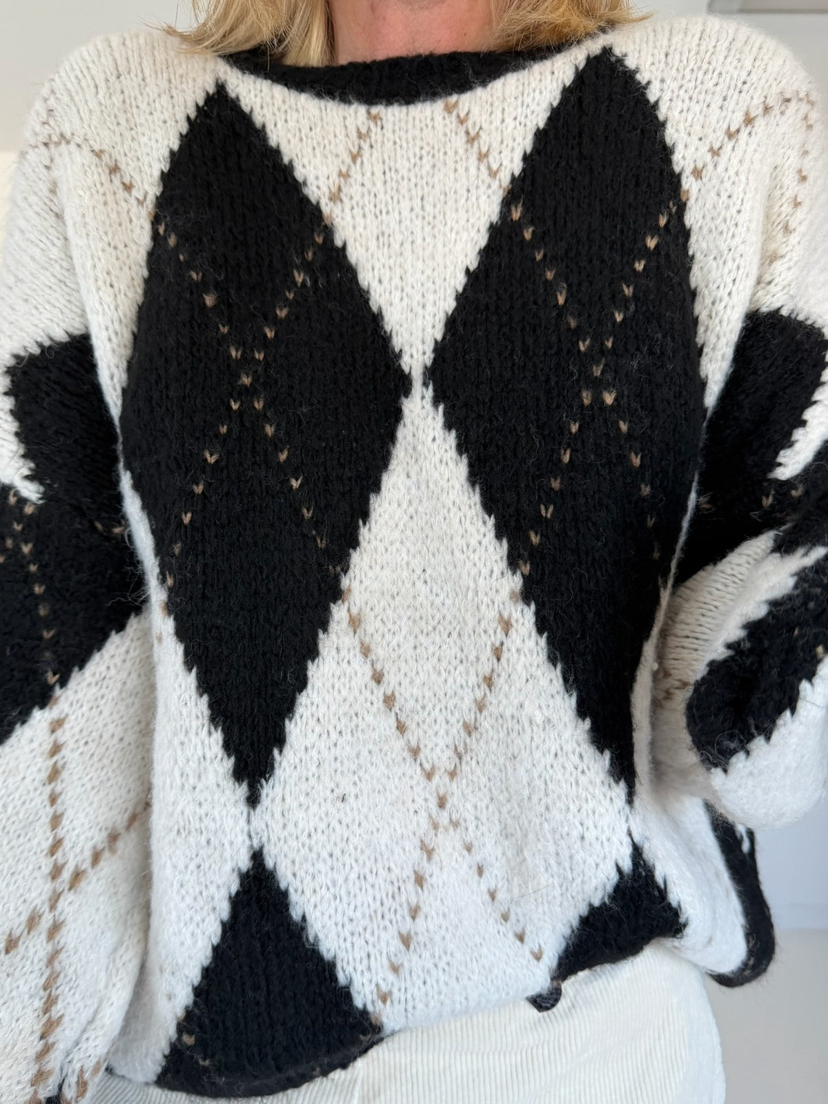 Weicher Pullover im Rautenmuster - beige-schwarz
