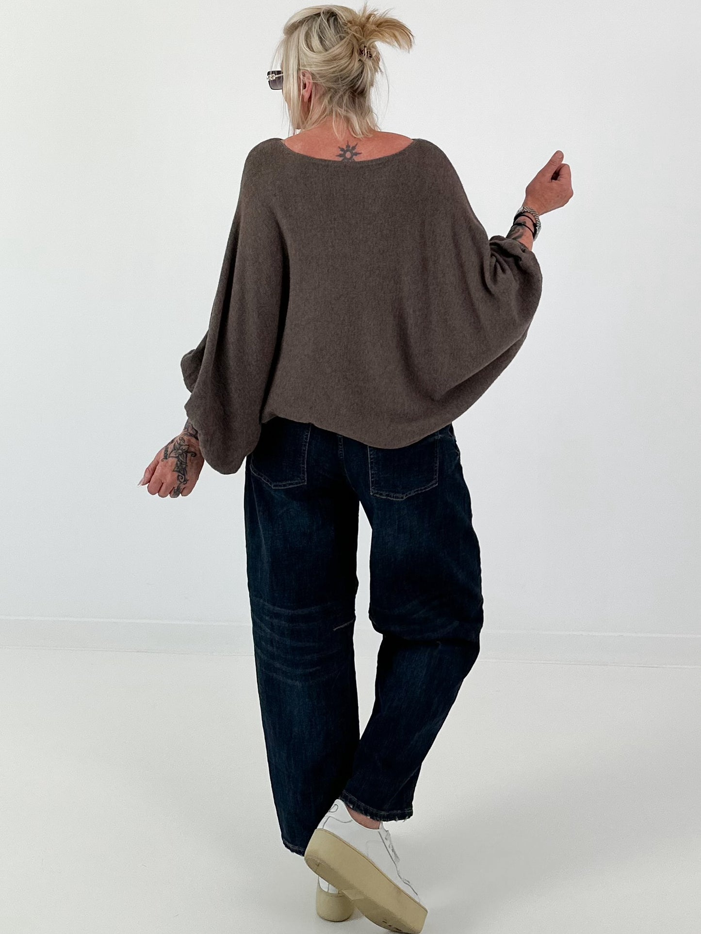 Oversized Pullover mit raffinierten Details - mokka
