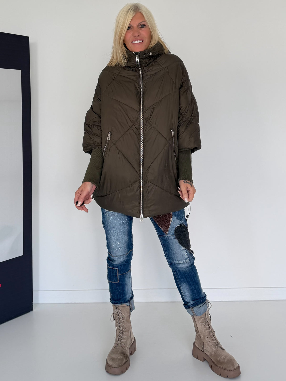 Oversized gewatteerd jack met polswarmers en capuchon - olijf