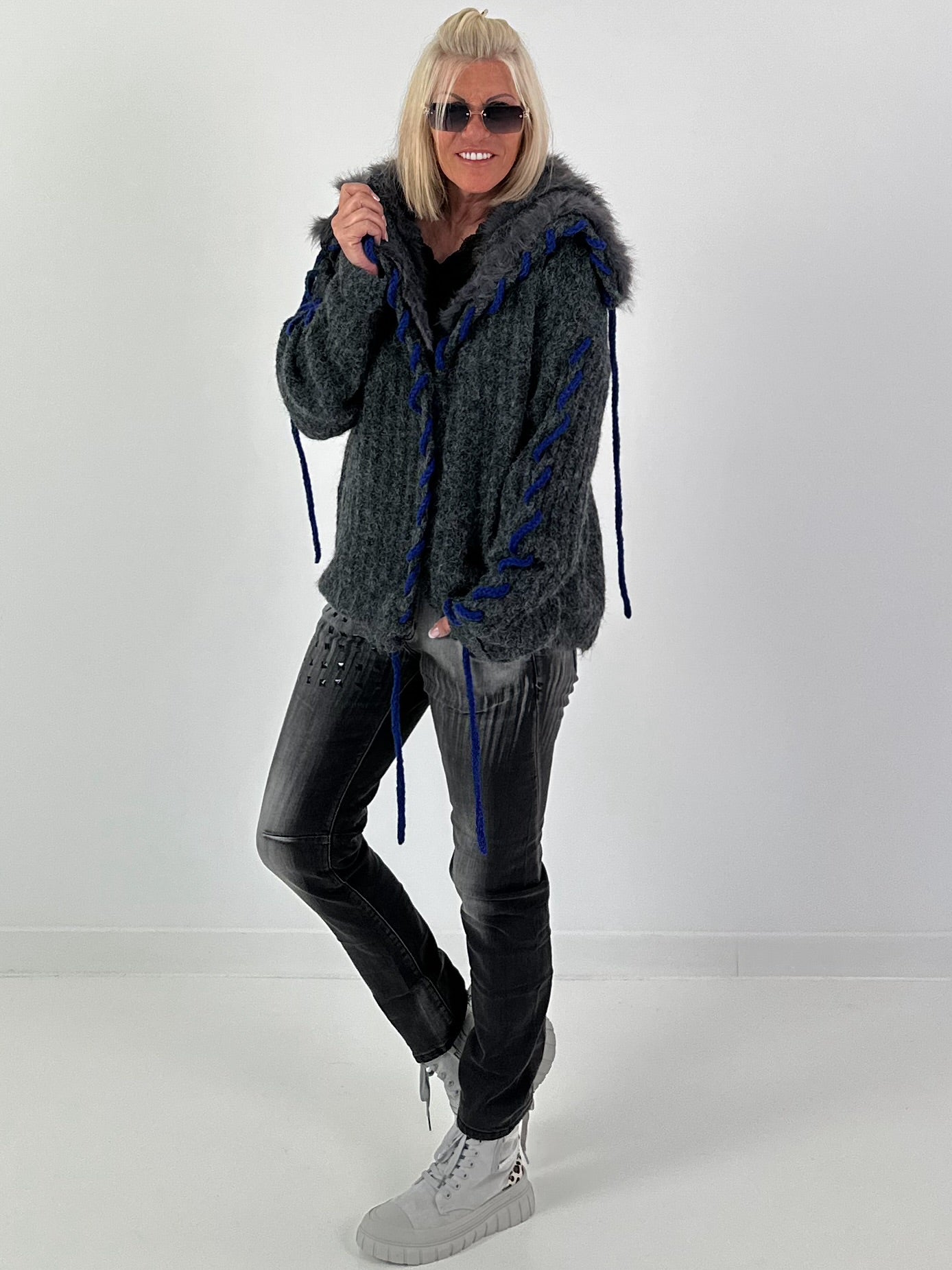 Cuddly Cardigan with Oversized Fur Collar - Anthracite