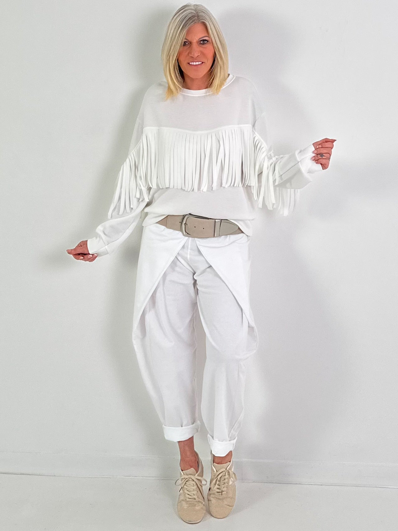 Sweater with fringes - white
