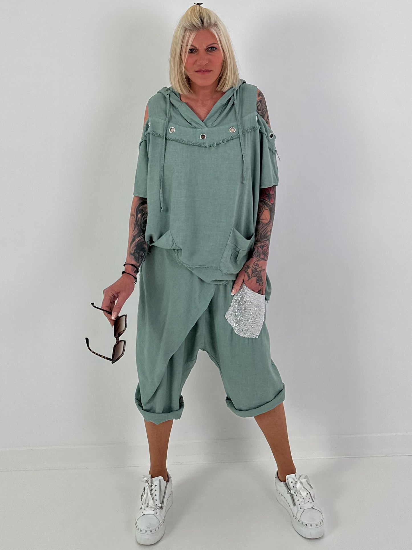 Leinen Shirt mit Ösen und Schulter Cut-Outs - khaki