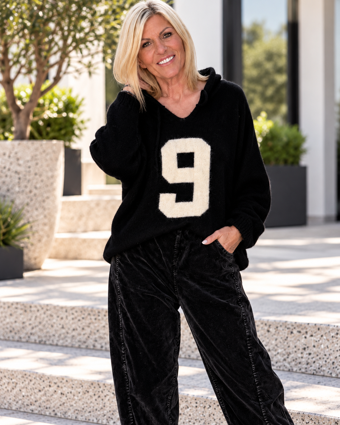 Kuscheliger Hoodie No. 9 - schwarz